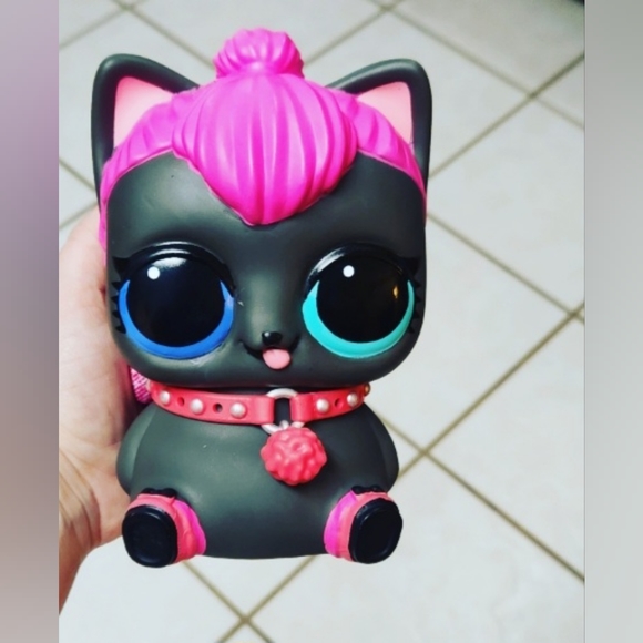 MGA LOL Surprise Biggie Pets Spicy Kitty Bookbag Piggy Bank - Picture 2 of 9